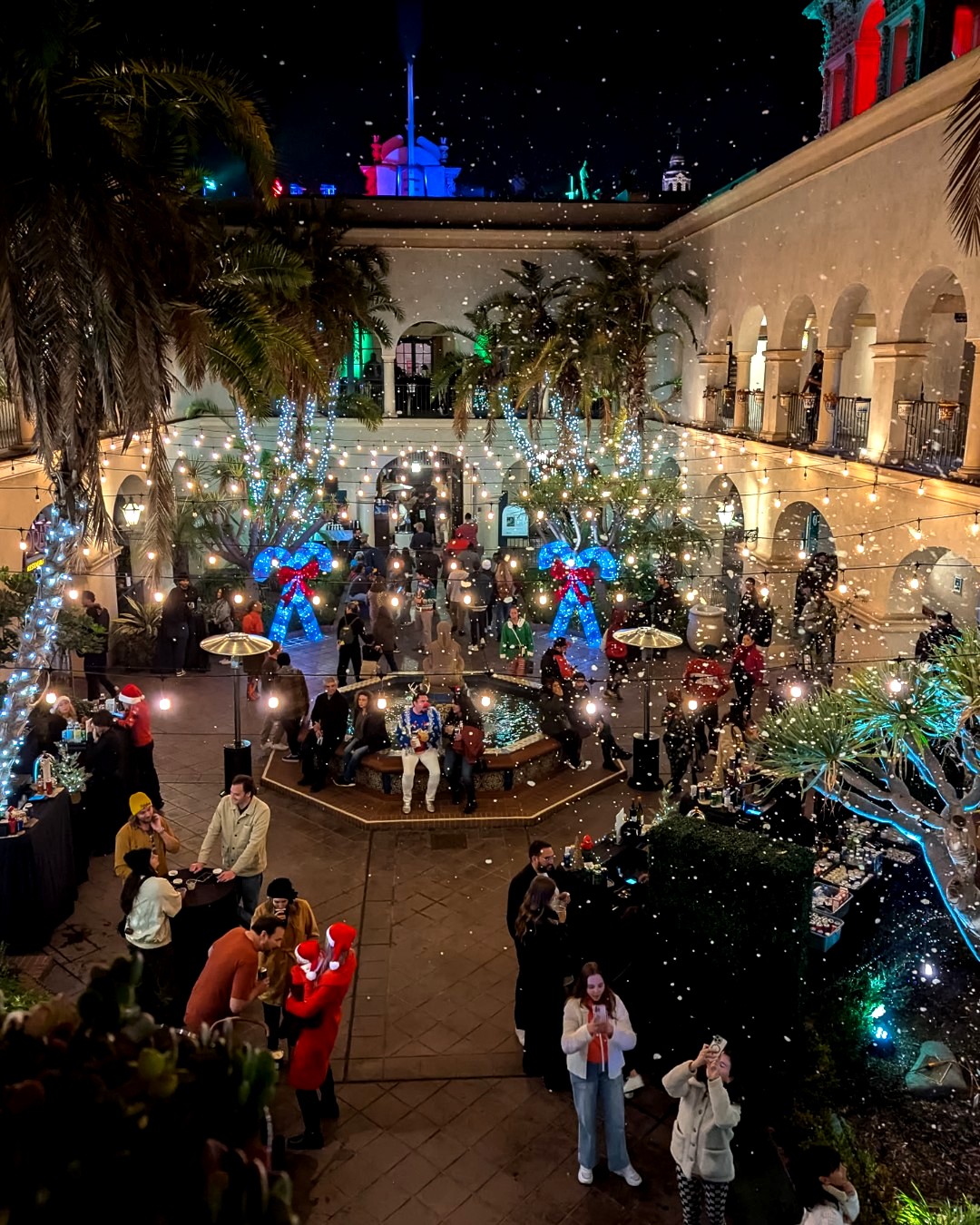 Join in on the festivities on December 5 + 6 during December Nights in Balboa Park!
🎅 Santa Claus | 6-9pm
🎄 Holiday Bar | 5-10pm
🎤 Karaoke | 6-10pm
📷 360 Photo & Selfie Booth | 7-10pm
🎶 @itsdjdrockk (Loggia Rooftop) | 7-10pm
💿 Festive DJ (Ballroom) | 6pm-10pm