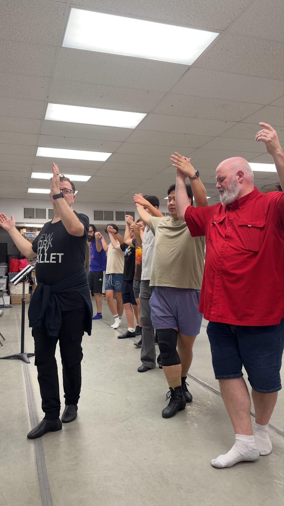 Here's a sneak peek at of the Company of Fiddler on the Roof behind-the-scenes.
Tickets go on sale Tuesday, August 18.
**To purchase tickets sooner... become a Season Subscribe and get premium seats and more benefits!
Call the Box Office today - (808) 733-0274
Footage - @nikkibagswag
Music from the Original Broadway Cast Recording of Fiddler on the Roof - Prologue: Tradition
#fiddlerontheroof #anatevka #diamondheadtheatre #broadway #broadwayofthepacific #hawaii #hawaiitheatre #acting #dancing #singing #dht